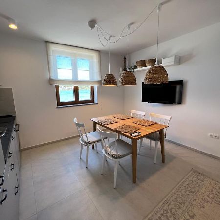 Apartment Suzana Tisno Exterior photo