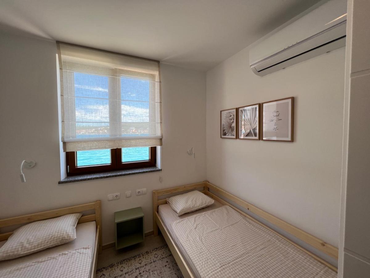 Apartment Suzana Tisno Exterior photo