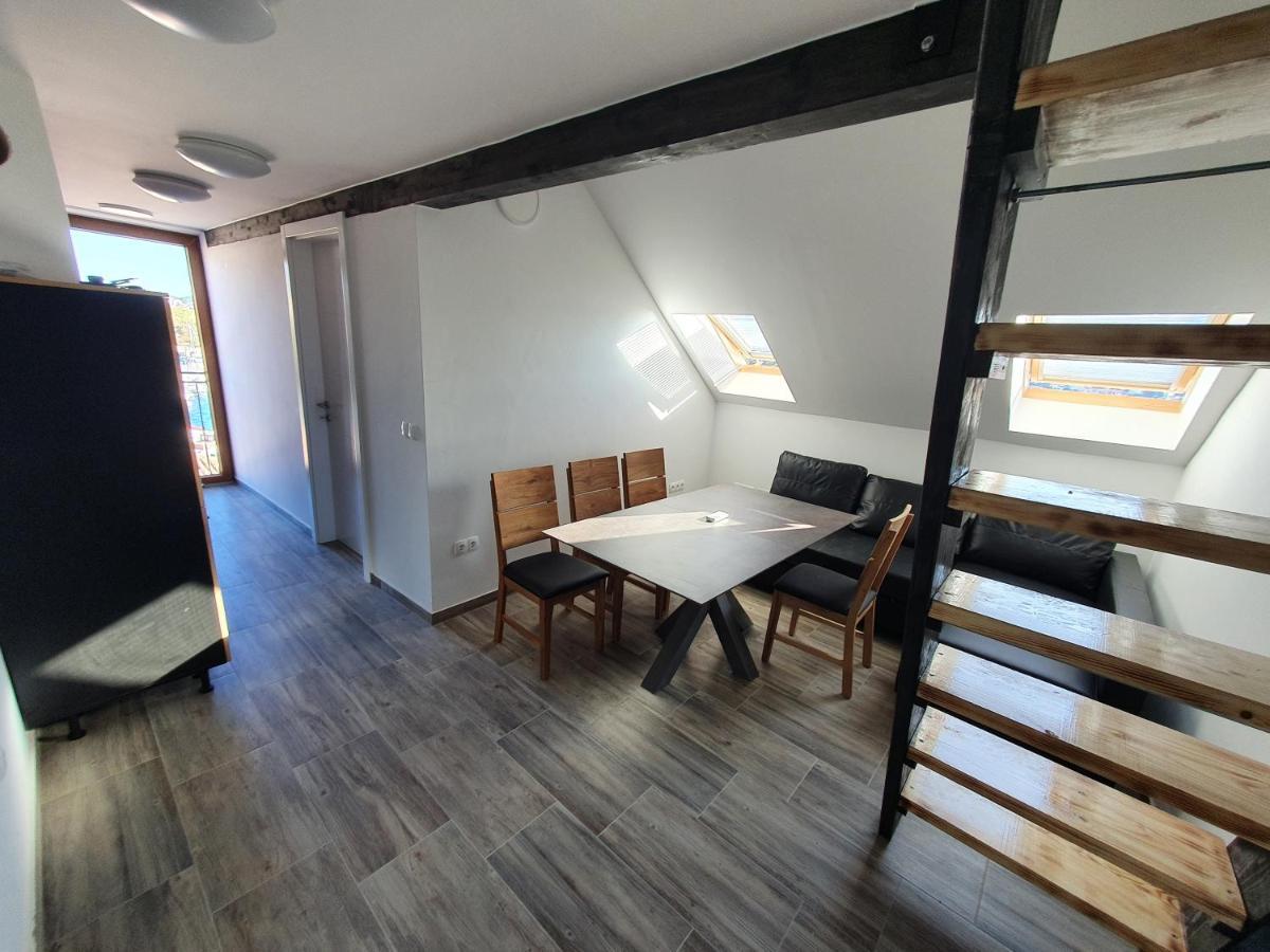 Apartment Suzana Tisno Exterior photo