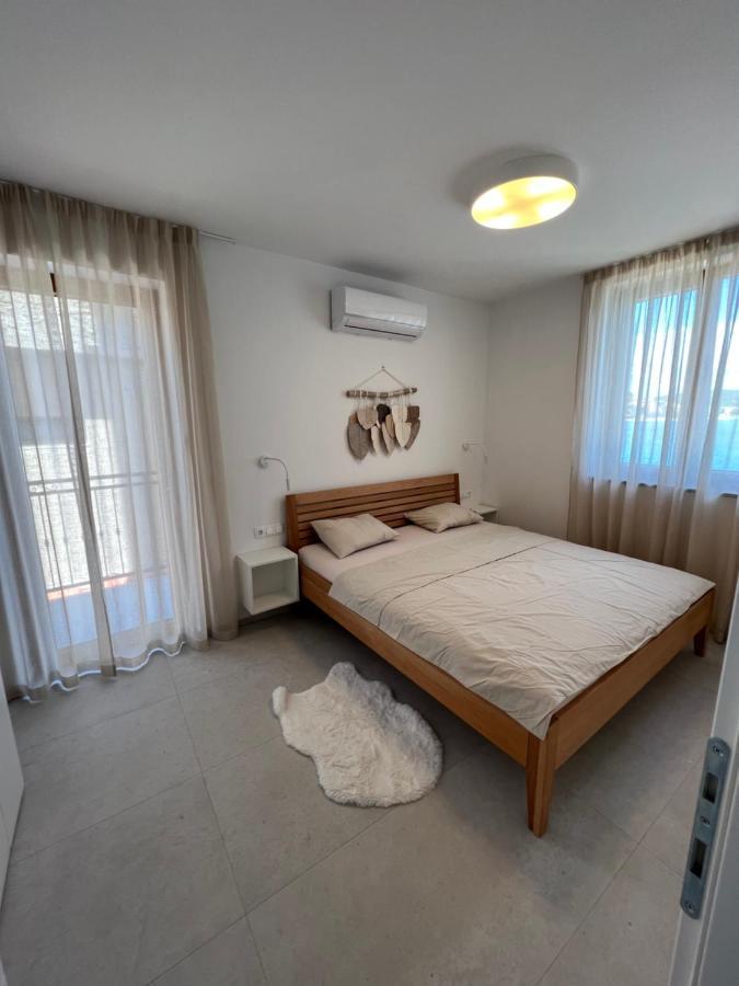 Apartment Suzana Tisno Exterior photo