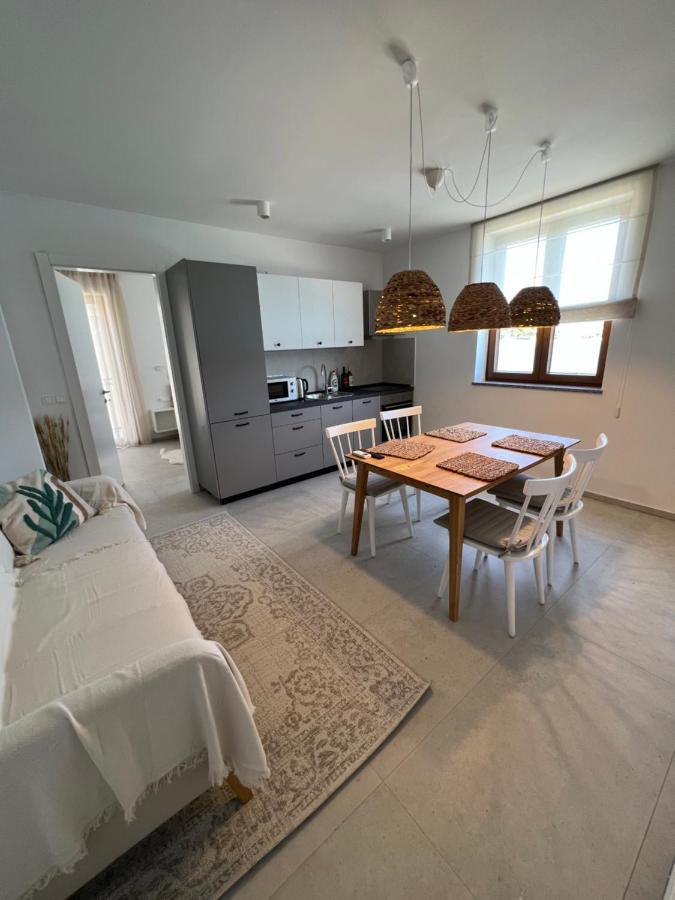 Apartment Suzana Tisno Exterior photo