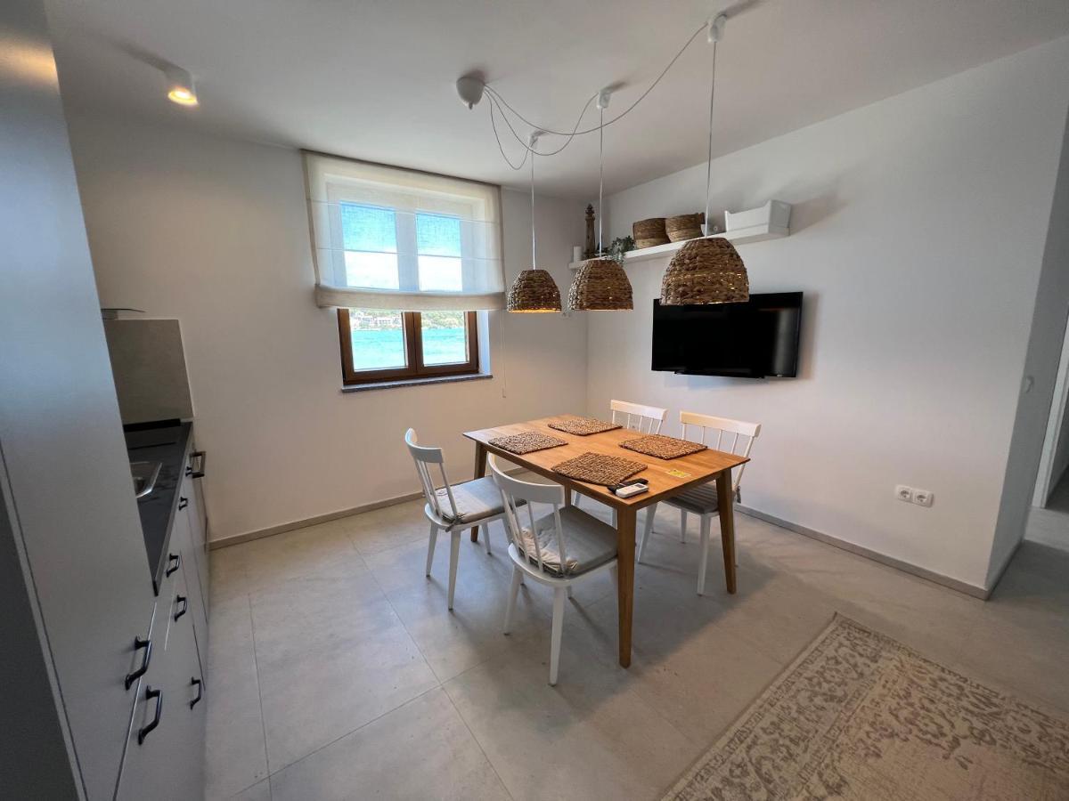 Apartment Suzana Tisno Exterior photo