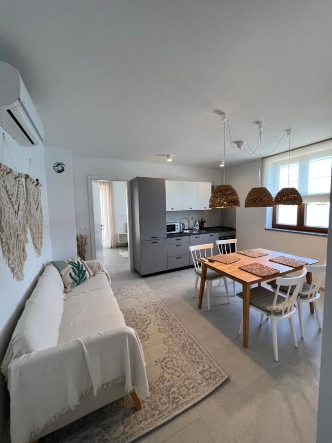 Apartment Suzana Tisno Exterior photo