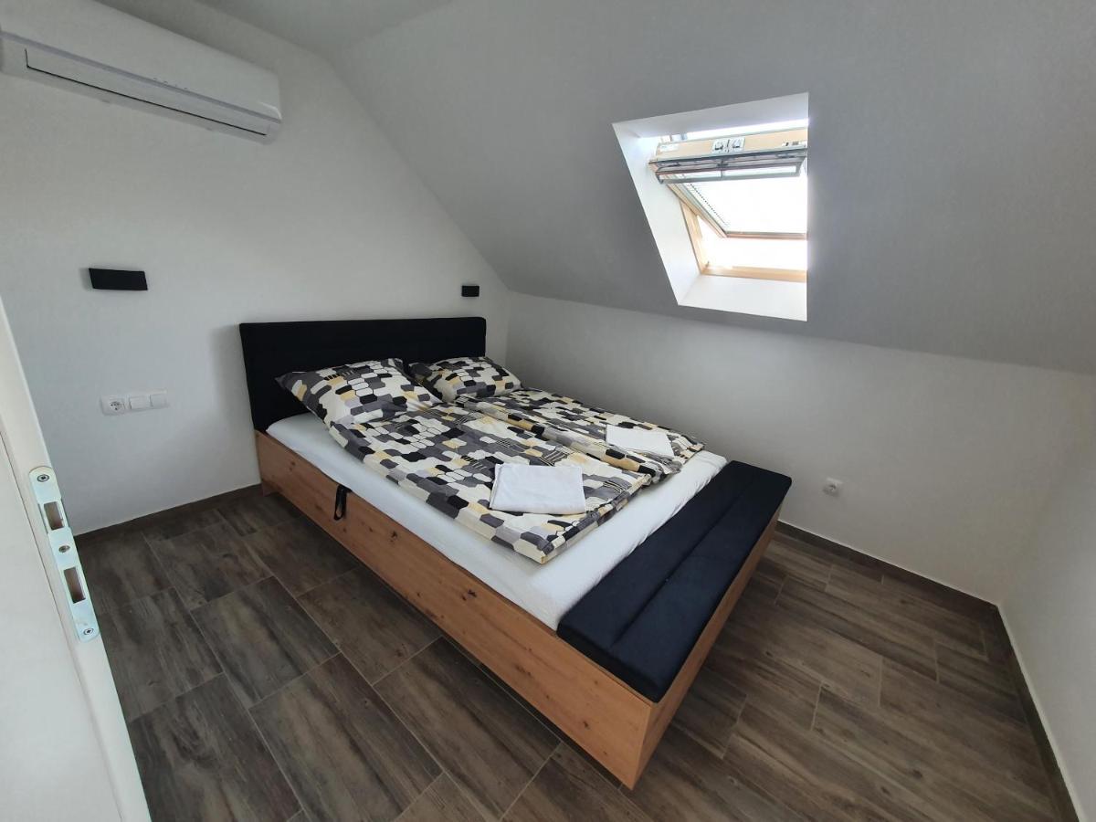 Apartment Suzana Tisno Exterior photo