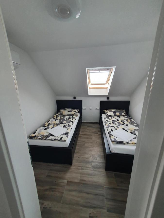 Apartment Suzana Tisno Exterior photo
