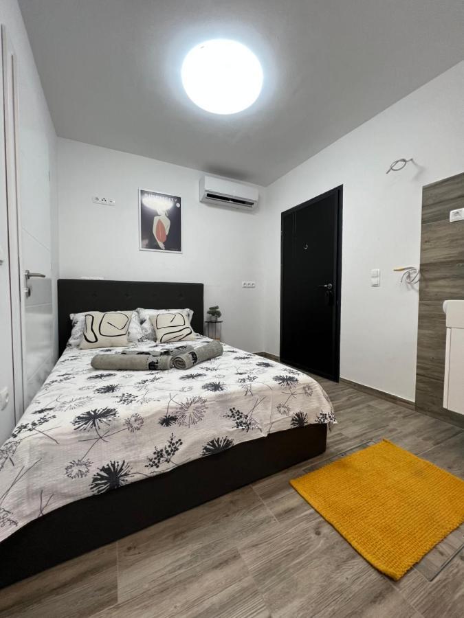 Apartment Suzana Tisno Exterior photo