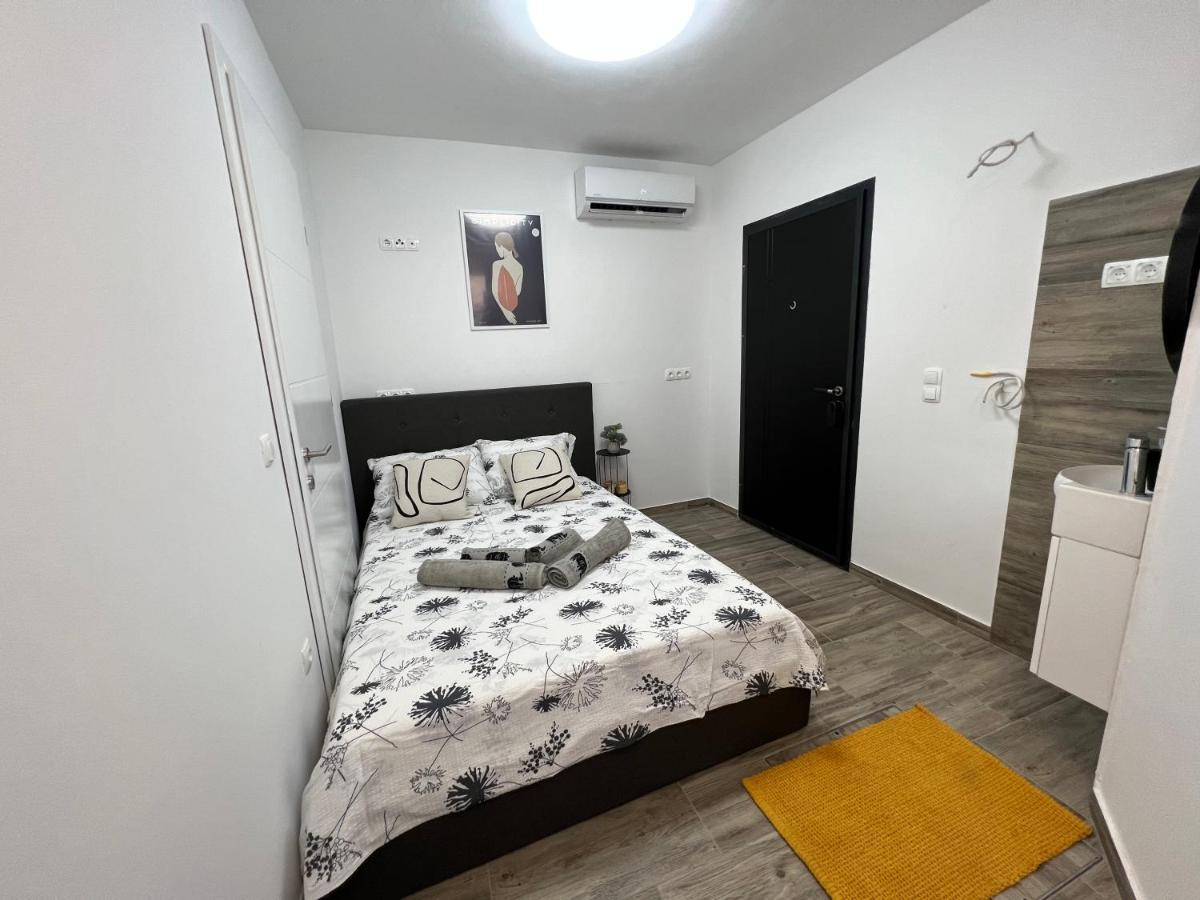 Apartment Suzana Tisno Exterior photo