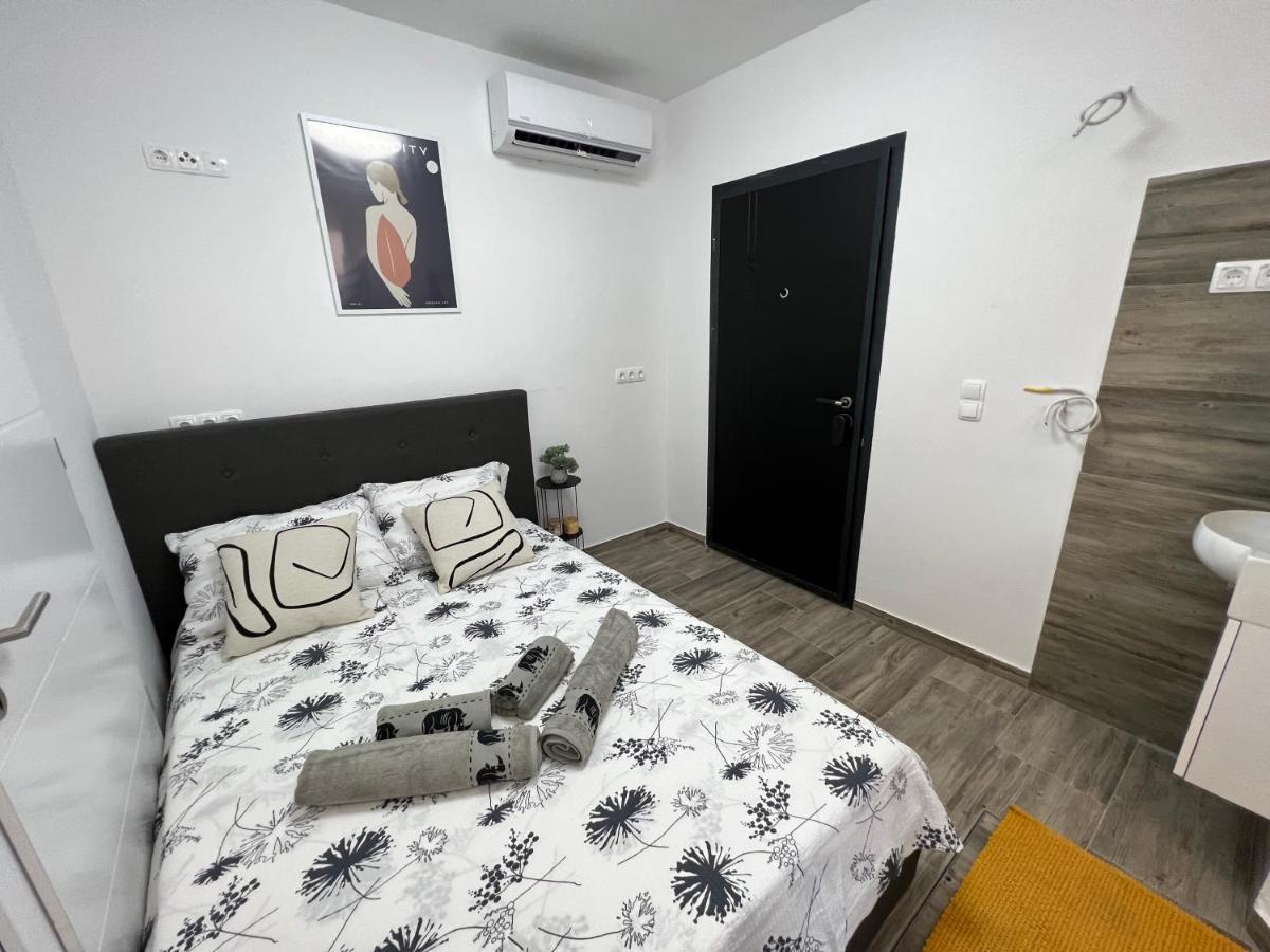Apartment Suzana Tisno Exterior photo