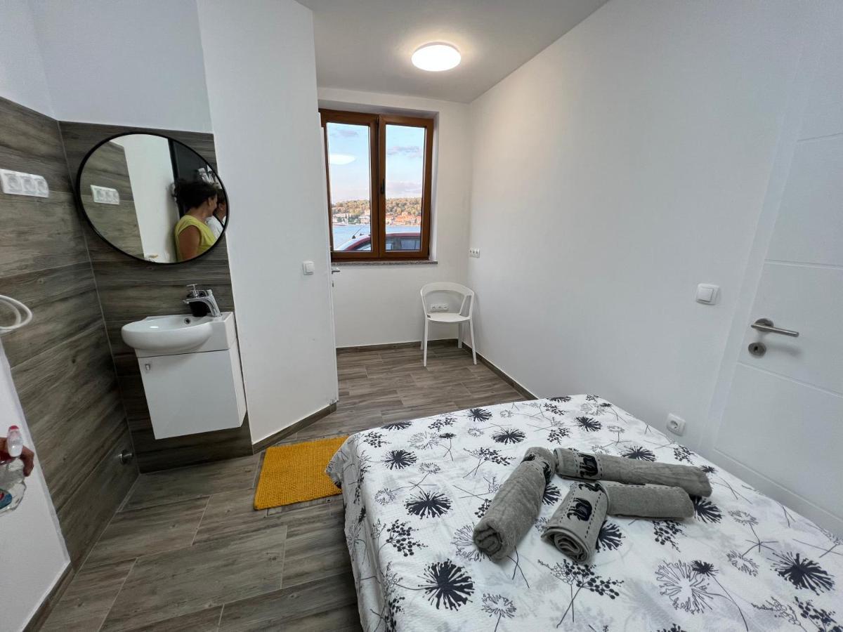 Apartment Suzana Tisno Exterior photo